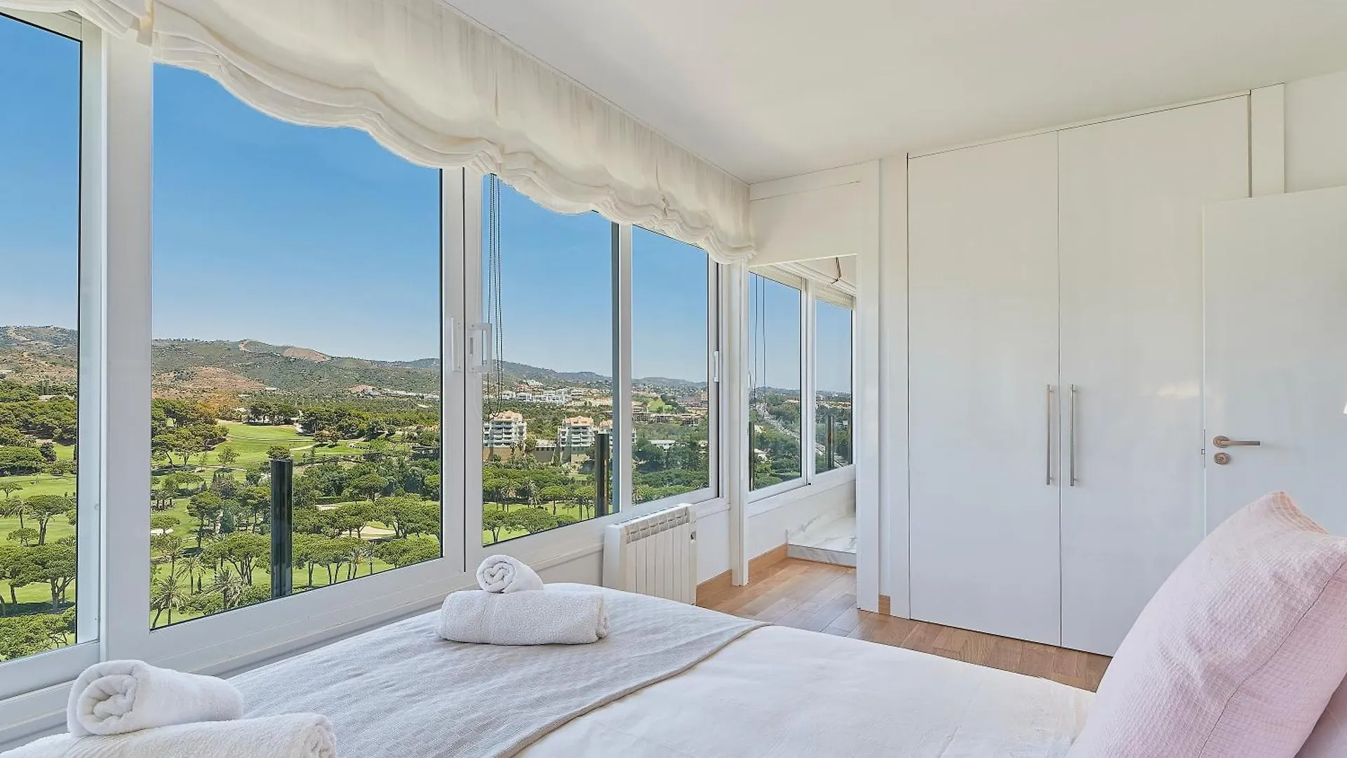 Torre Real Luxury Near Trocadero Arena Marbella